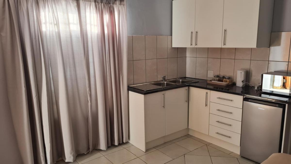 Suitetrails - The Surgery Self-Catering