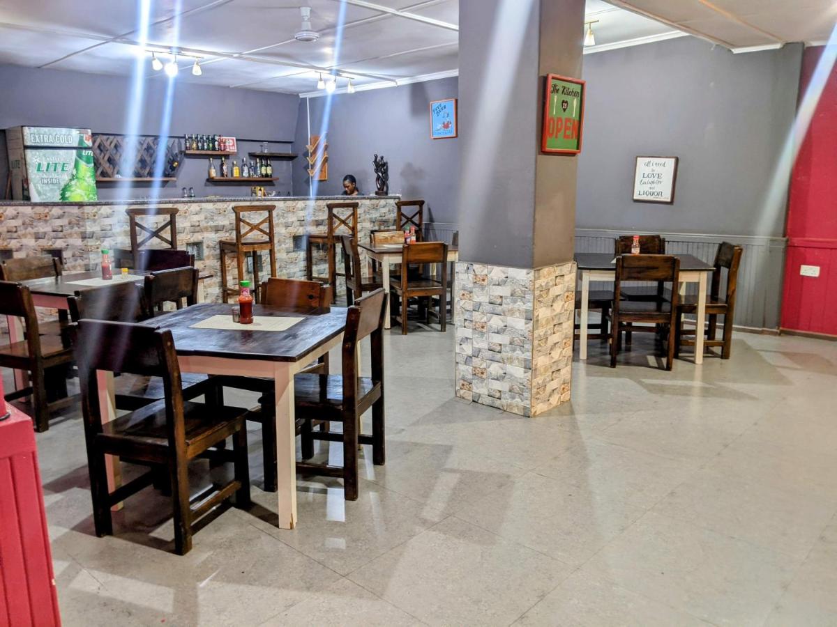 Suitetrails - Penmal Executive Lodge