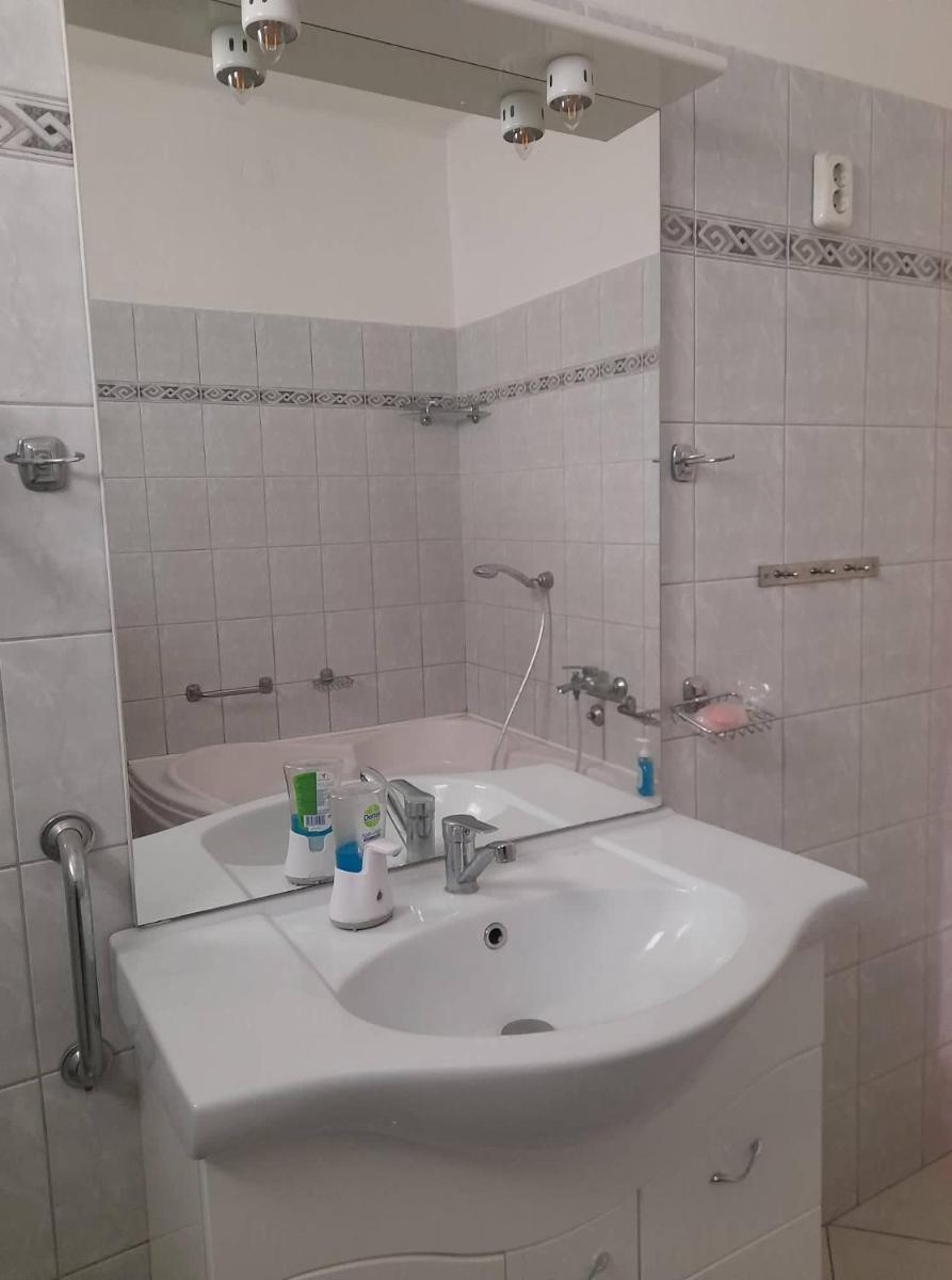 Fehérvadász Vendégház - Housity