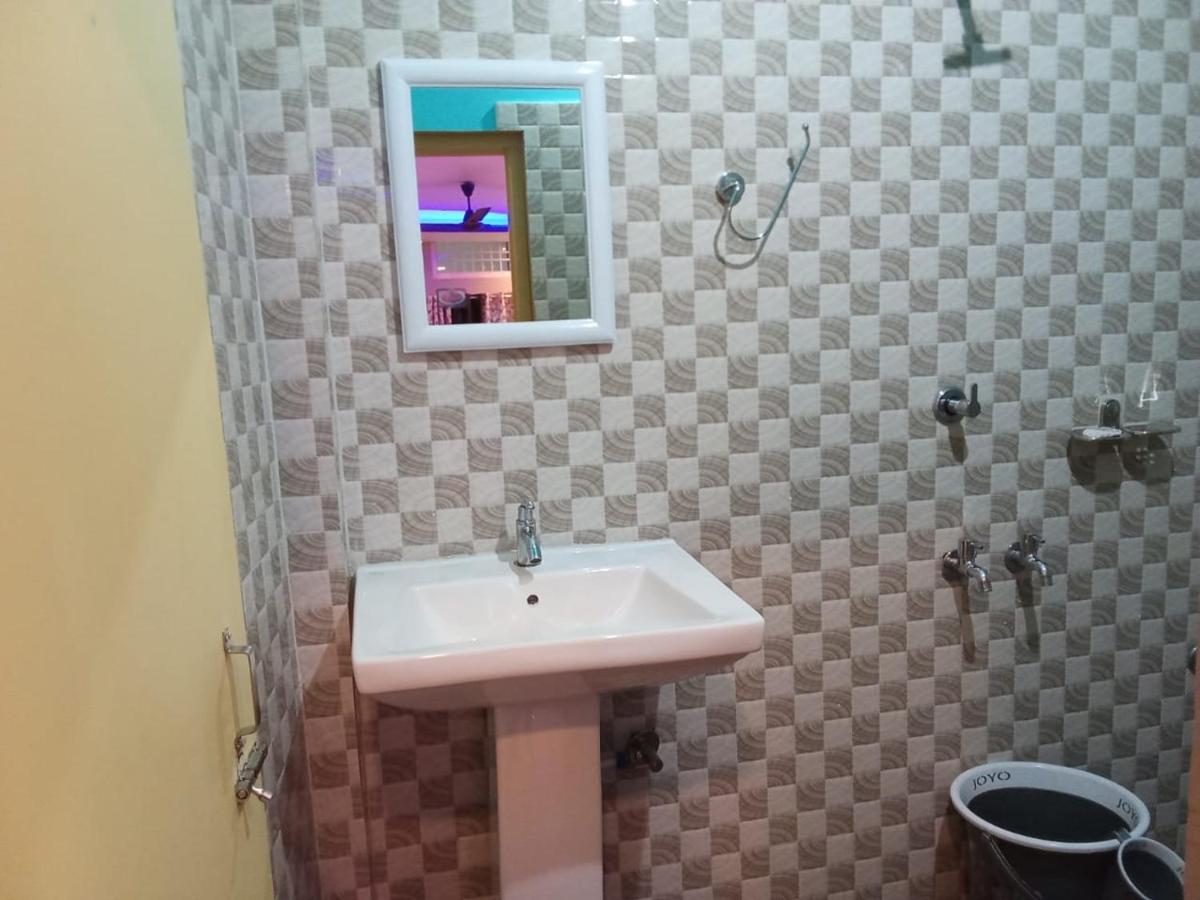3 Star Lodge - Housity