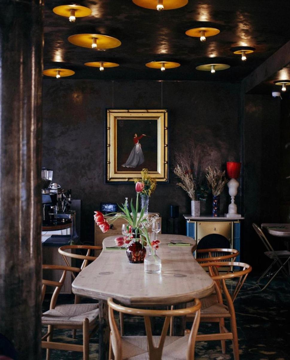 Coin salon dans l'établissement Hôtel La Nouvelle République & Hammam