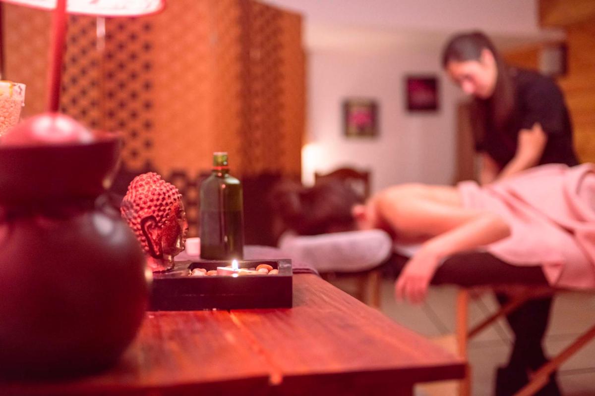 Clients de l'établissement Logis Hôtel Les Peupliers