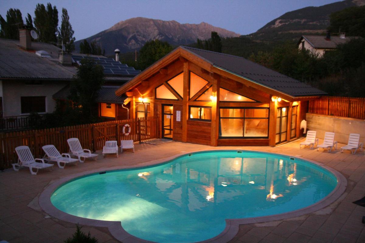 Vue générale sur la montagne ou vue sur la montagne depuis l'hôtel