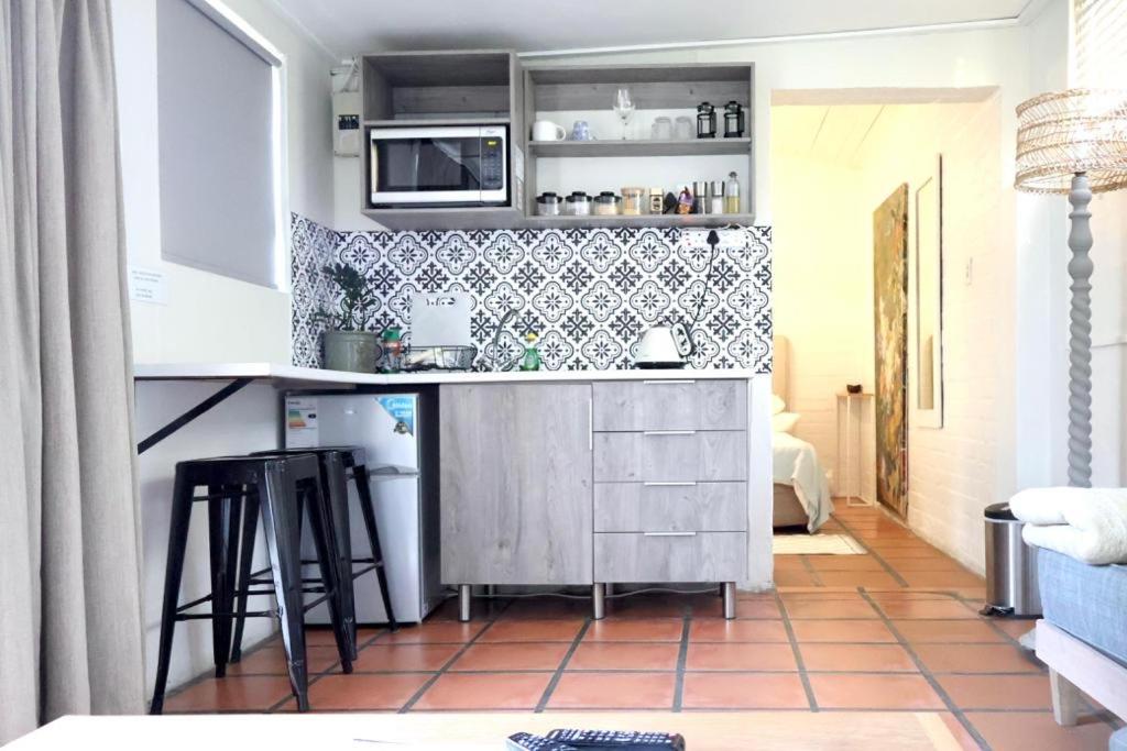 Courtyard Studio lights and wi fi during load shedding - Housity