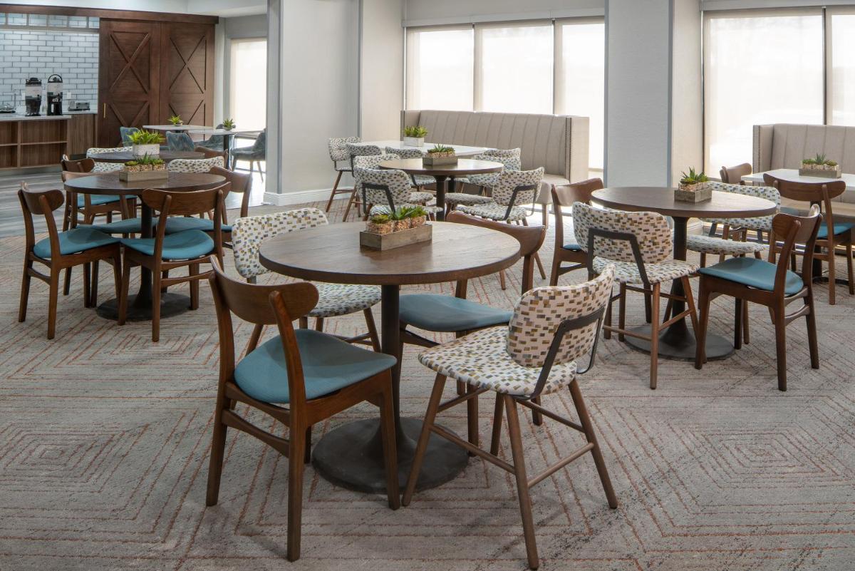 Four Points by Sheraton Alexandria - Housity