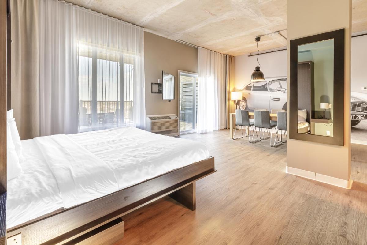 Quality Inn & Suites - Housity