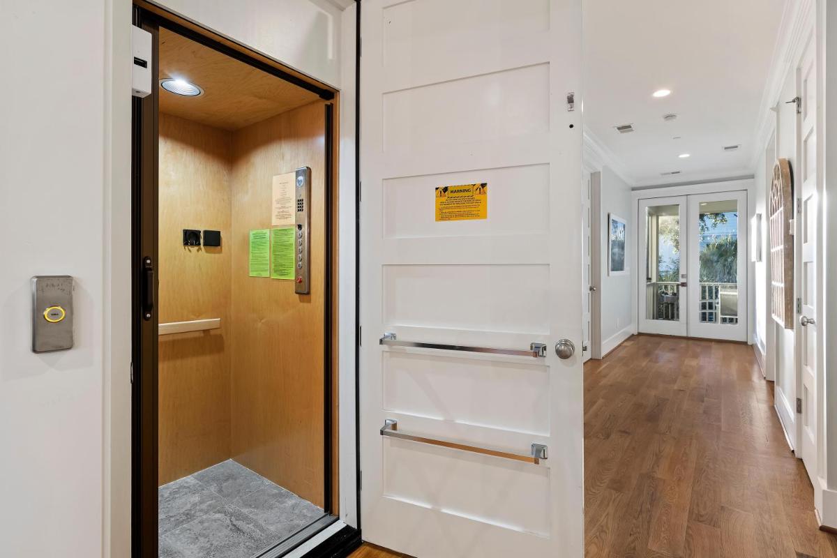 4202 Palm Boulevard - Housity