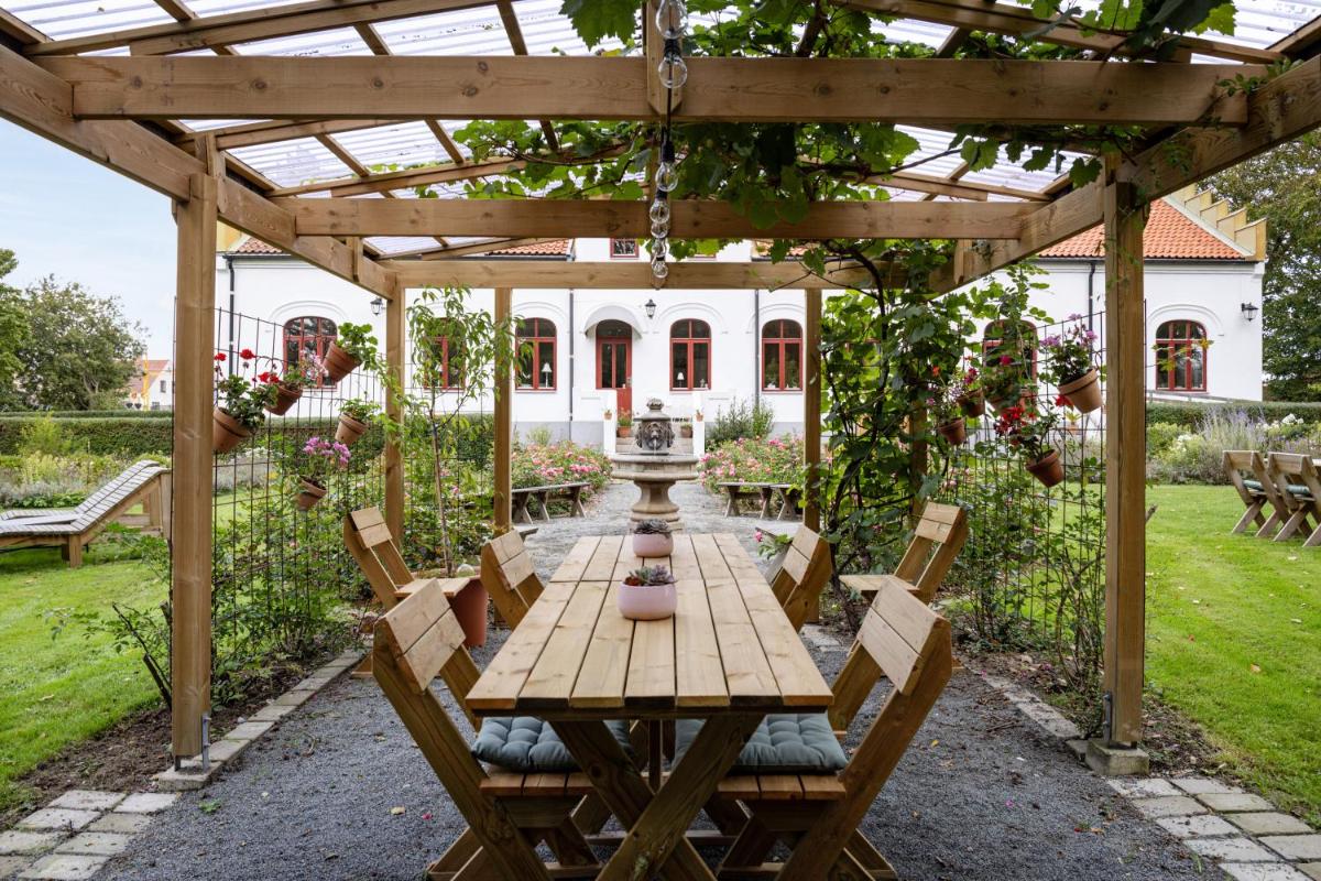Vita Huset på Österlen - Housity