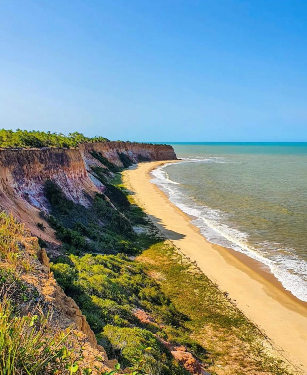 Casa de luxo à beira-mar de Prado, na Bahia - Housity