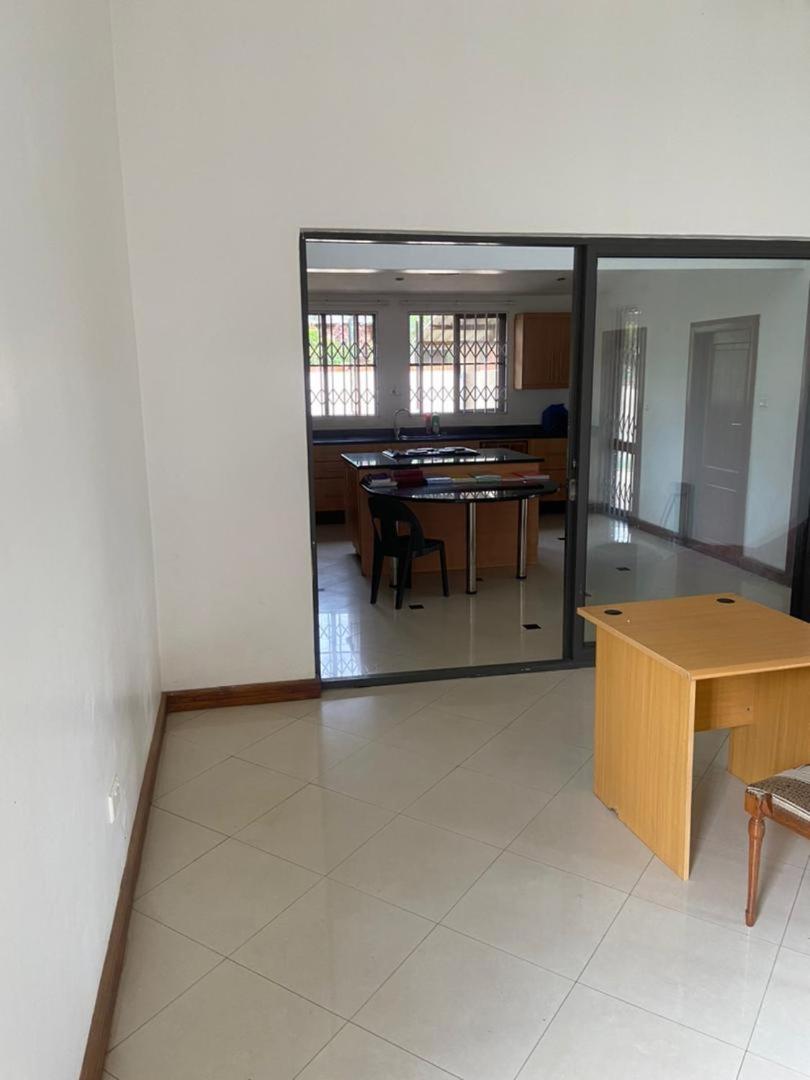 R.Kawimbe Apartments - Housity