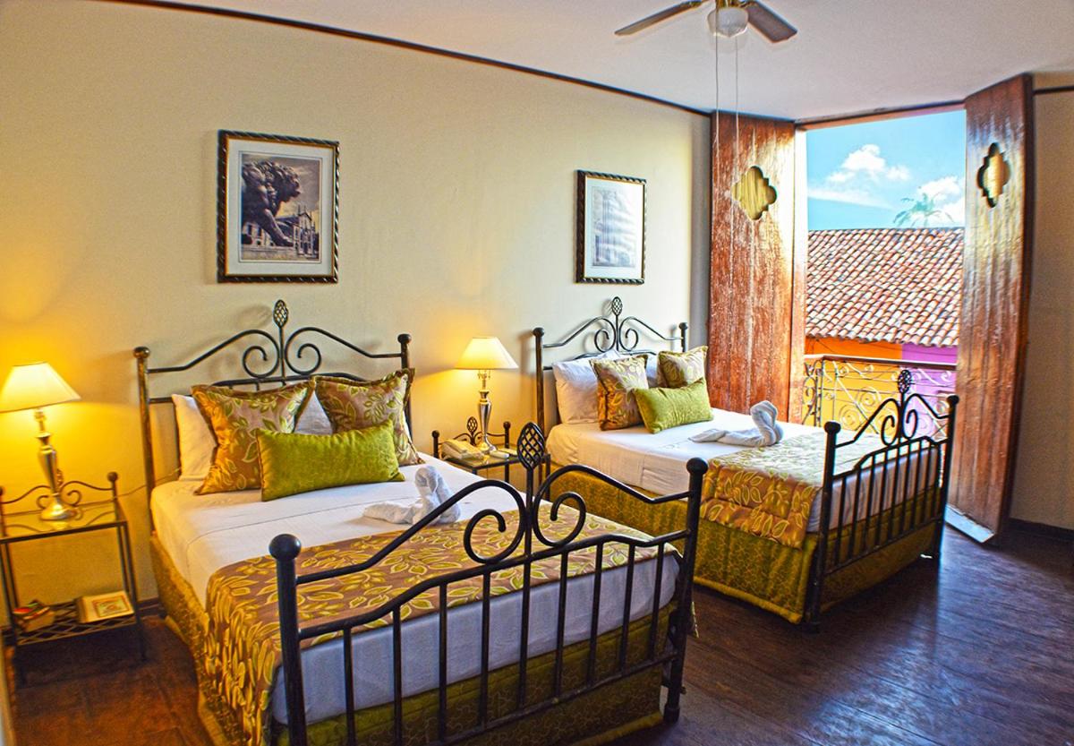 Hotel Los Balcones Leon - Housity