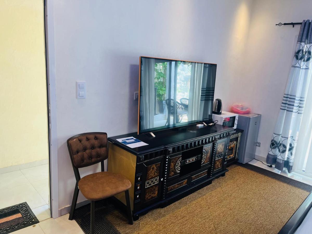 Chambre SDB avec accès piscine - Housity