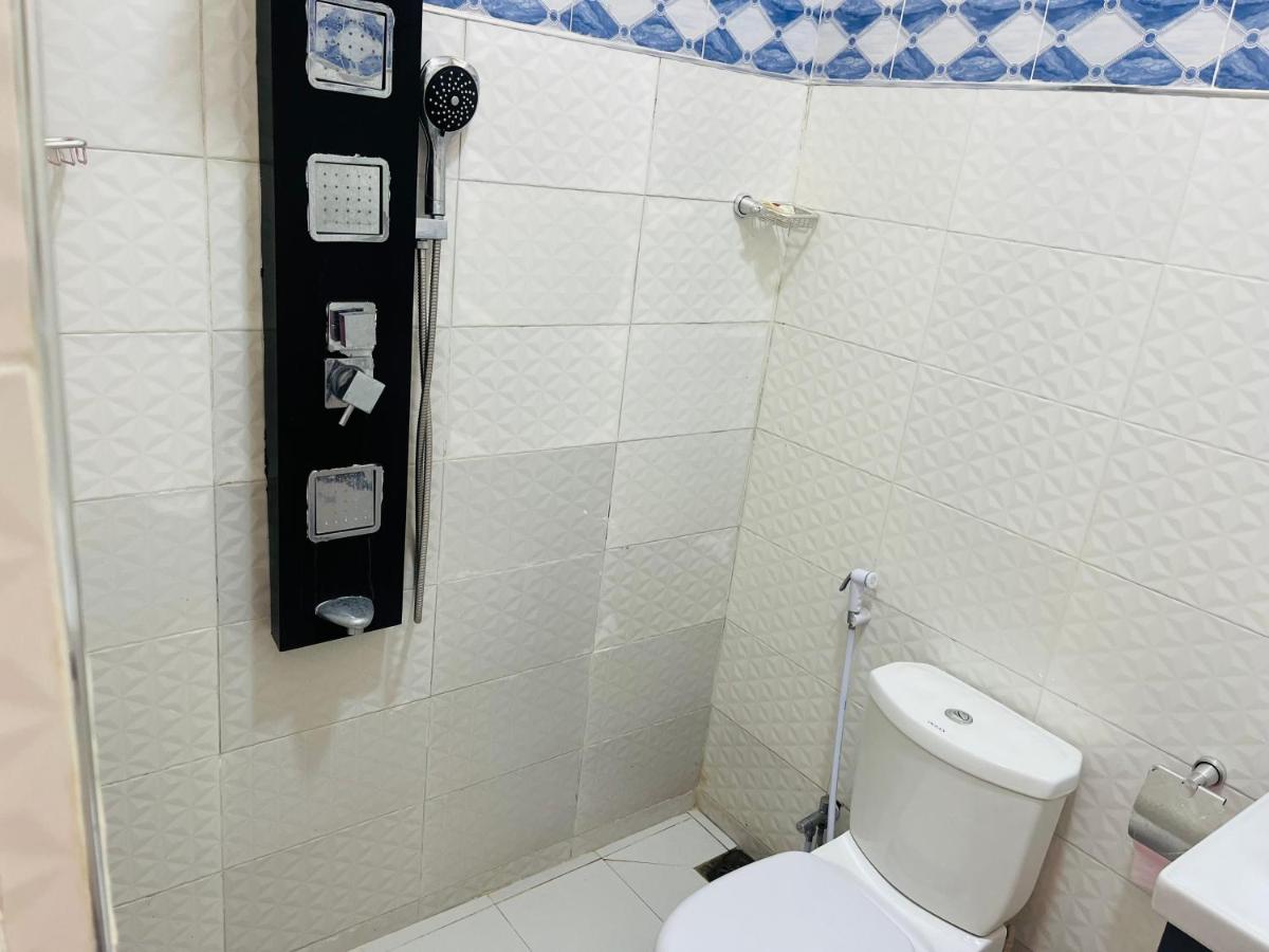 Chambre SDB avec accès piscine - Housity