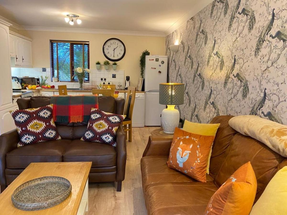 Lake District cottage in one acre gardens off M6 - Hizvo