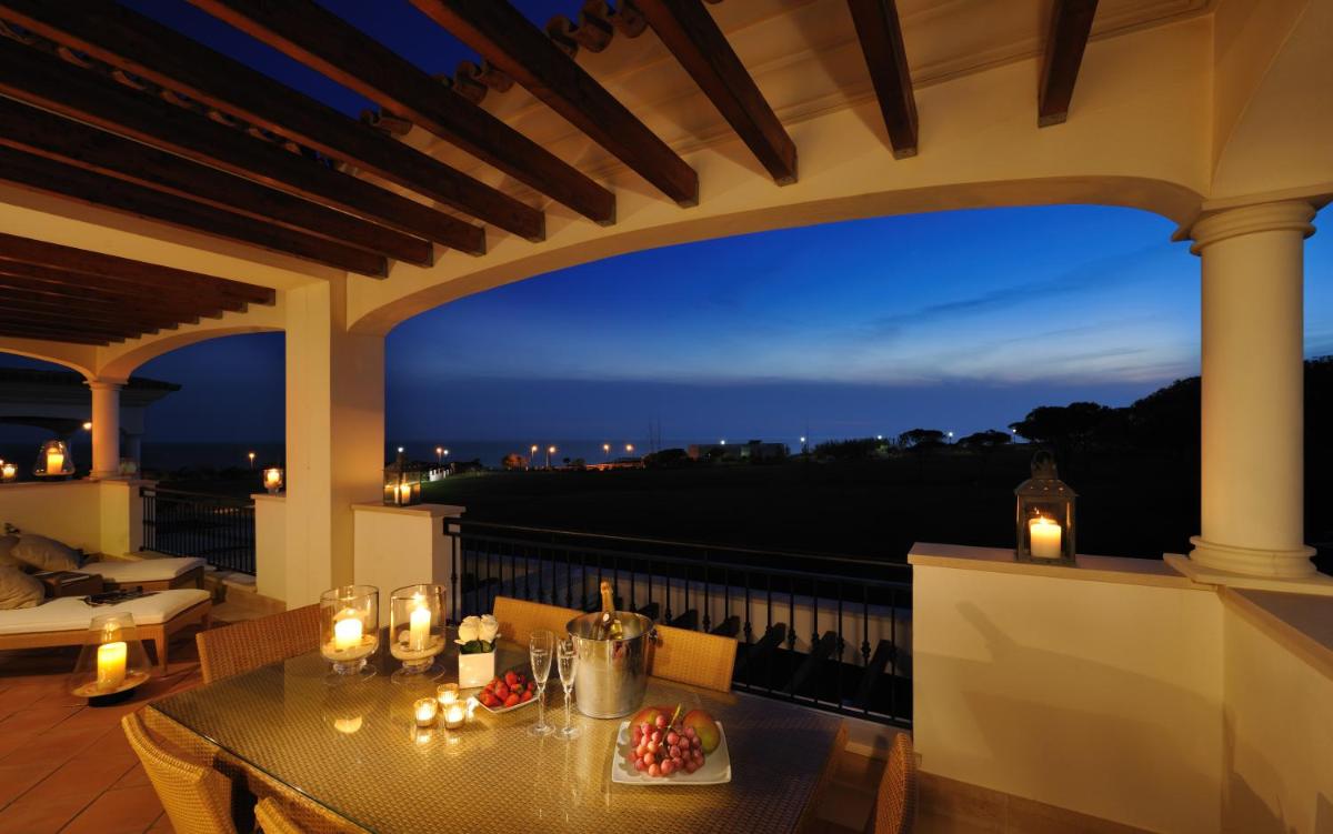 Uma varanda ou terraço em Dunas Douradas Beach Club