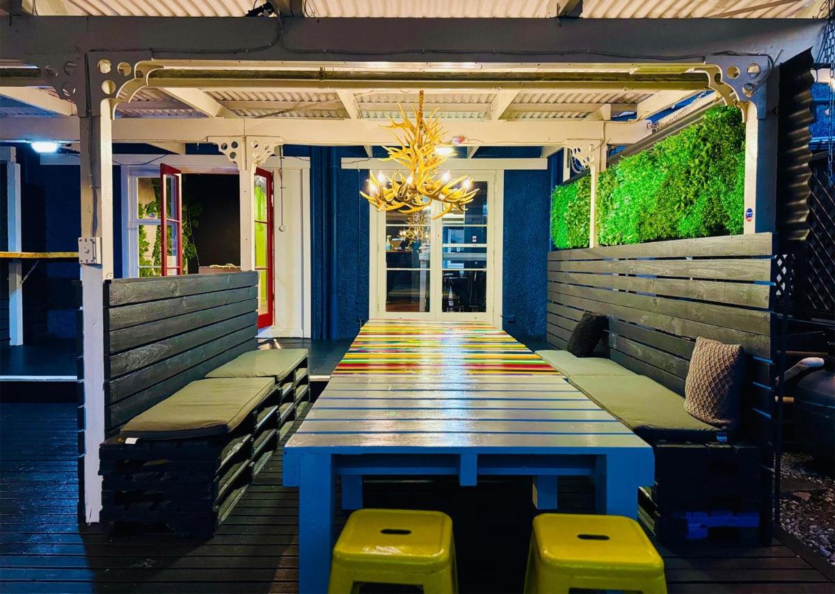 Crashpalace Backpackers - Hizvo
