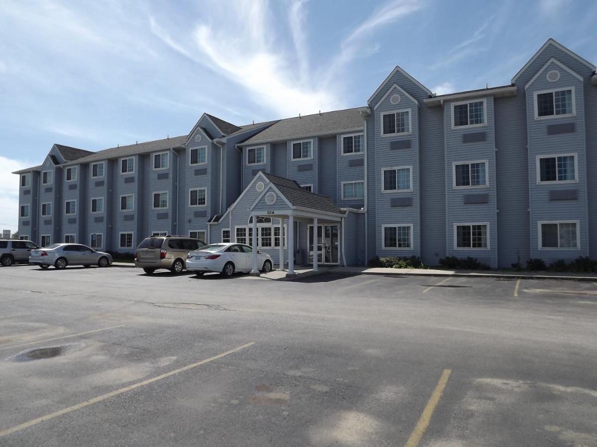 MICROTEL Inn and Suites - Ames - Housity