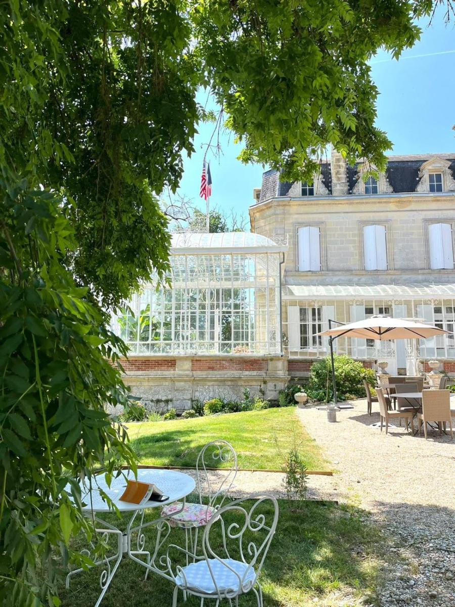 Chateau Carbonneau - Housity