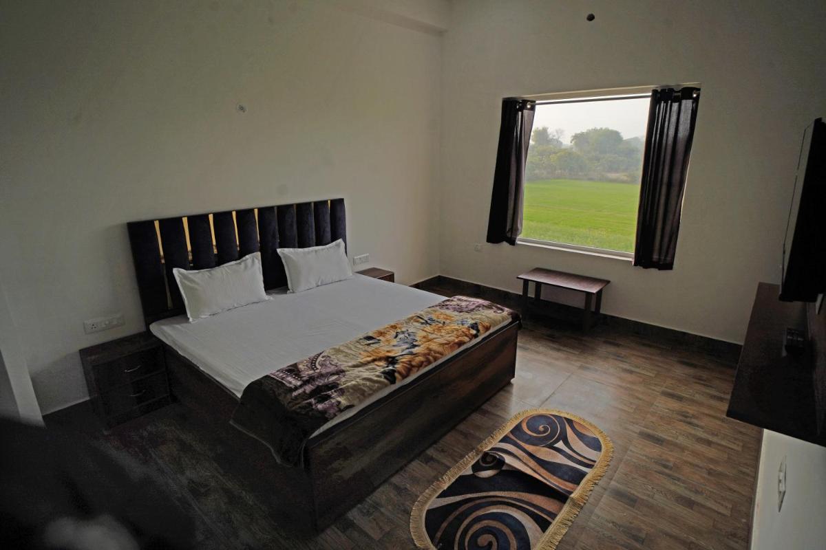 Hotel SD GRAND PALACE Near Shri Radha Krishna Vivah Sthali, Bhandirvan, Vrindavan - Housity
