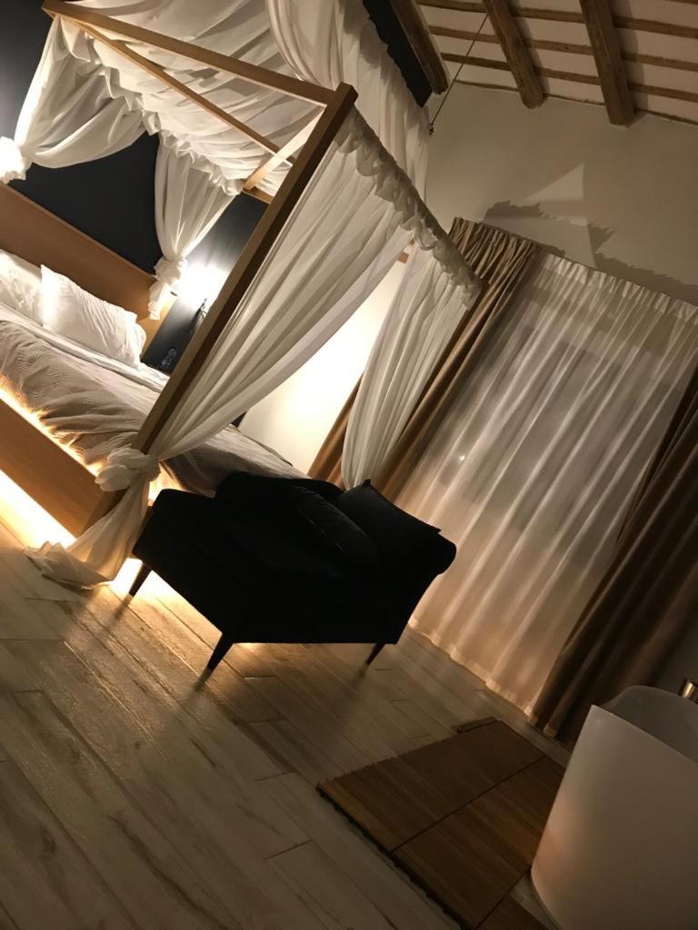 Villa White Luxury Residence - Housity