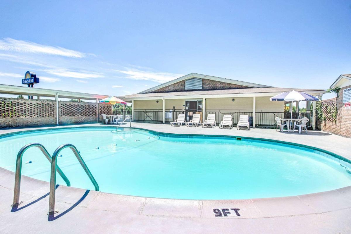 Days Inn by Wyndham Lincolnton - Housity