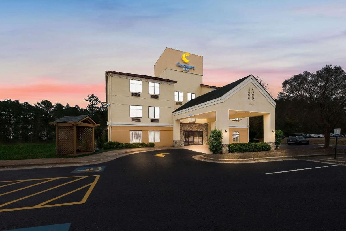 Comfort Inn Fayetteville I-95 - Housity