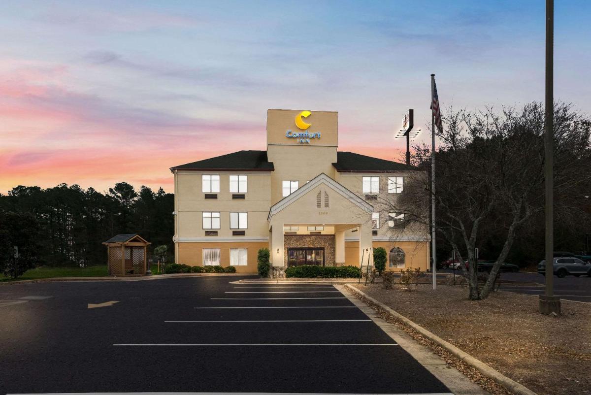 Comfort Inn Fayetteville I-95 - Housity