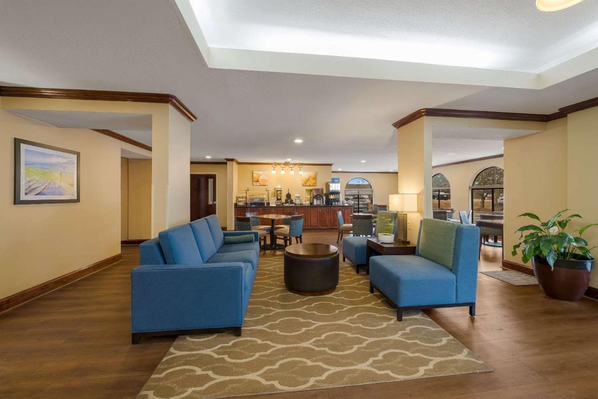 Comfort Inn Fayetteville I-95 - Housity