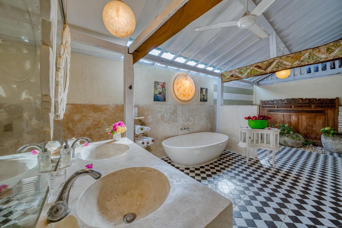 Villa Kalis, 10 BR family and group Villa - Housity