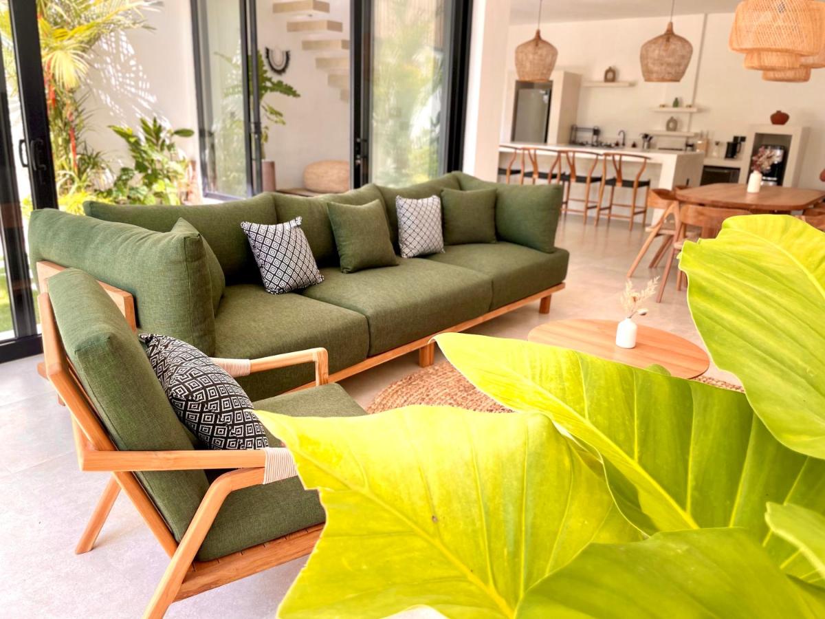 Beach view 2BR Villa Nam with pool, Seseh beach - Hizvo