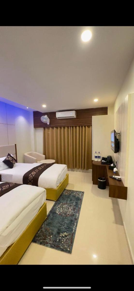 Janaki Star Hotel - Housity