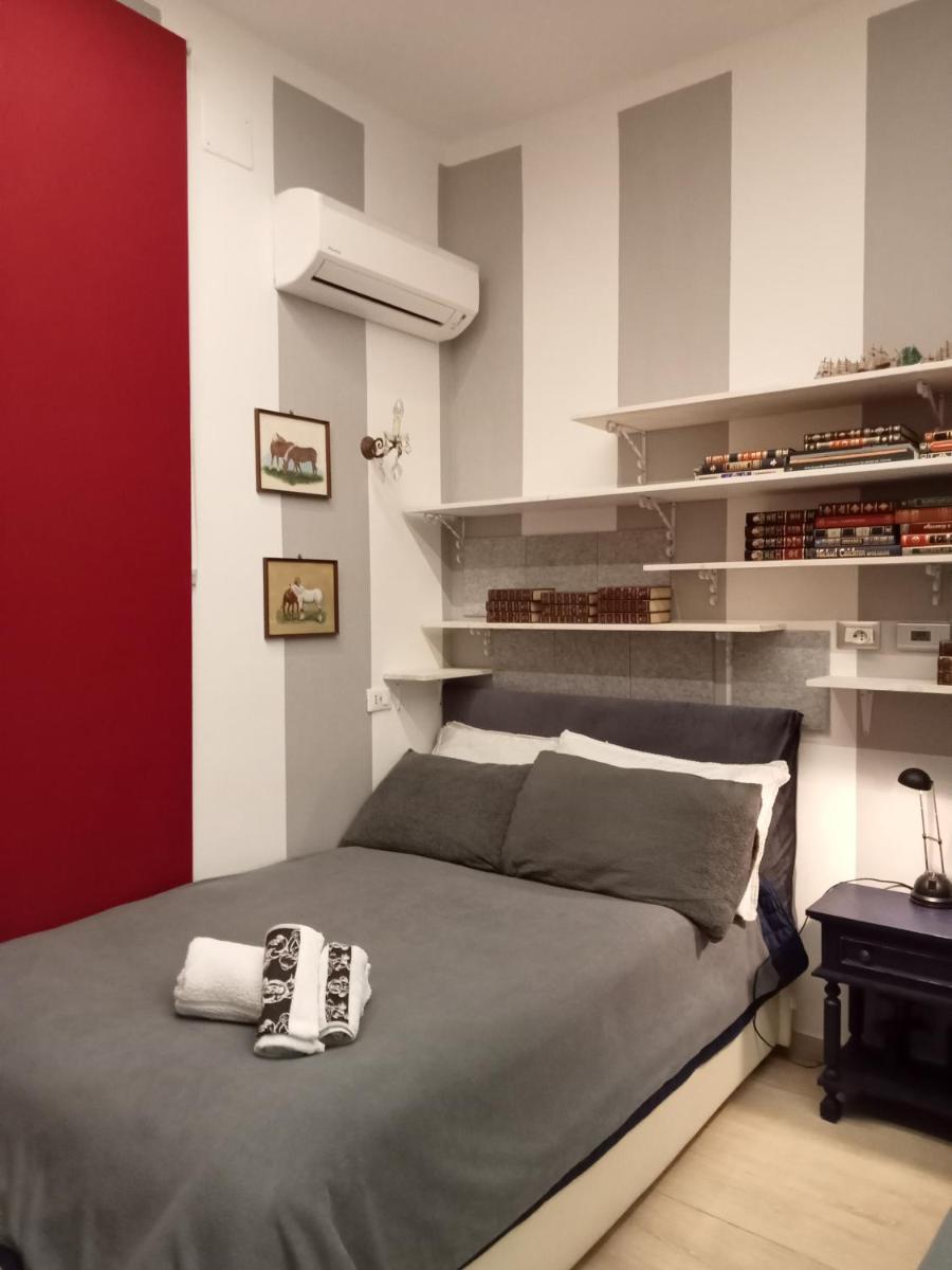 AURY HOUSE - STATlON - -Via-Platani-7- - Housity
