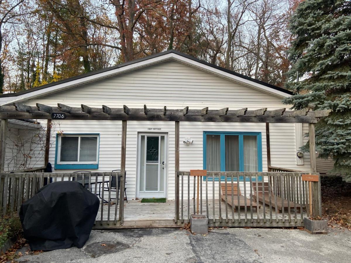 Cozy Cottage Retreat - Housity