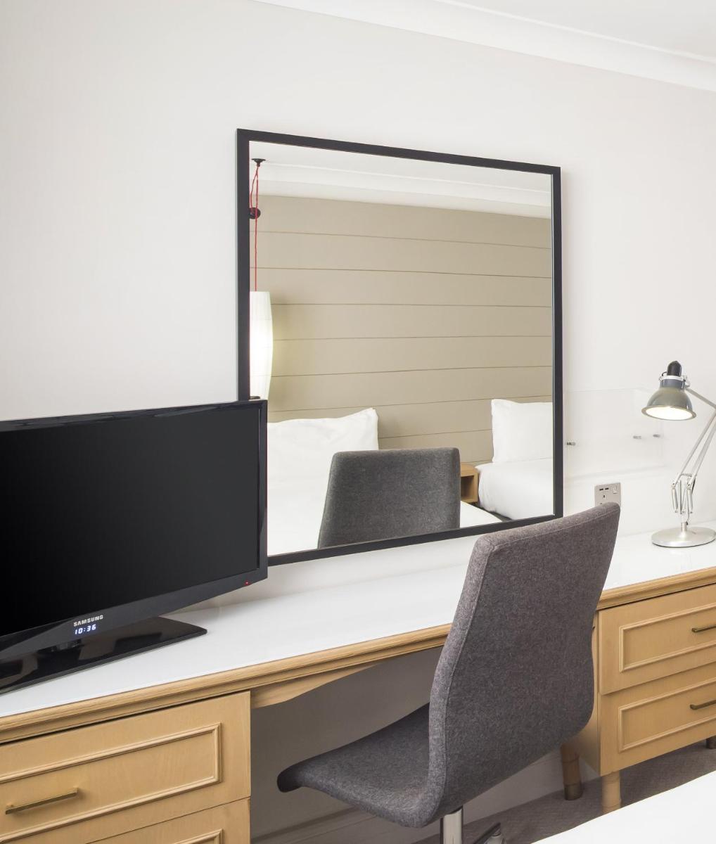 Holiday Inn Peterborough West, an IHG Hotel - Housity