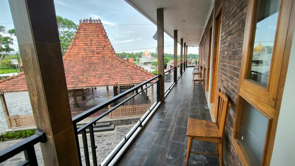 Nez's Guesthouse Syariah - Housity