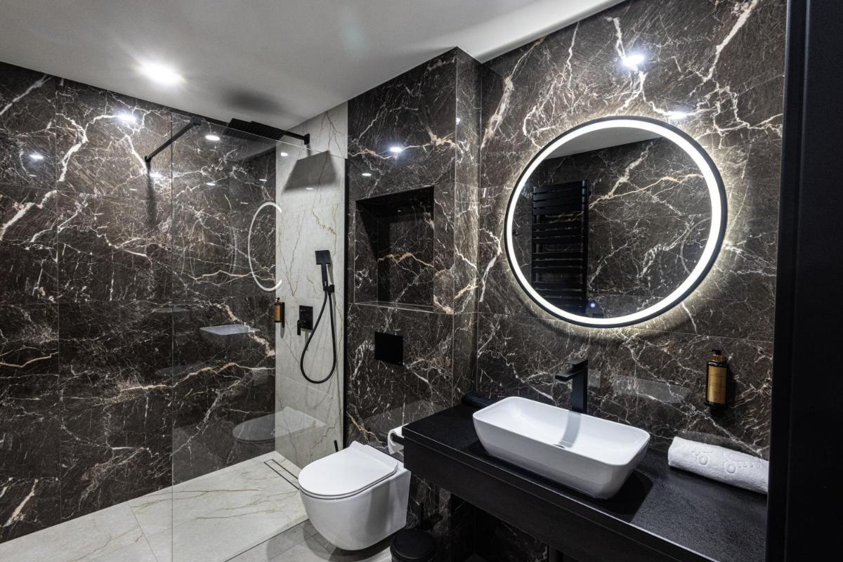 Restoria Hotel*** - Housity