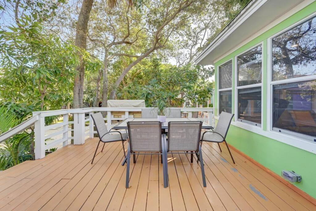 Garden Beach studio @The Island - Housity