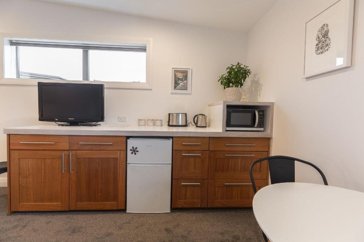 The White Room - Housity