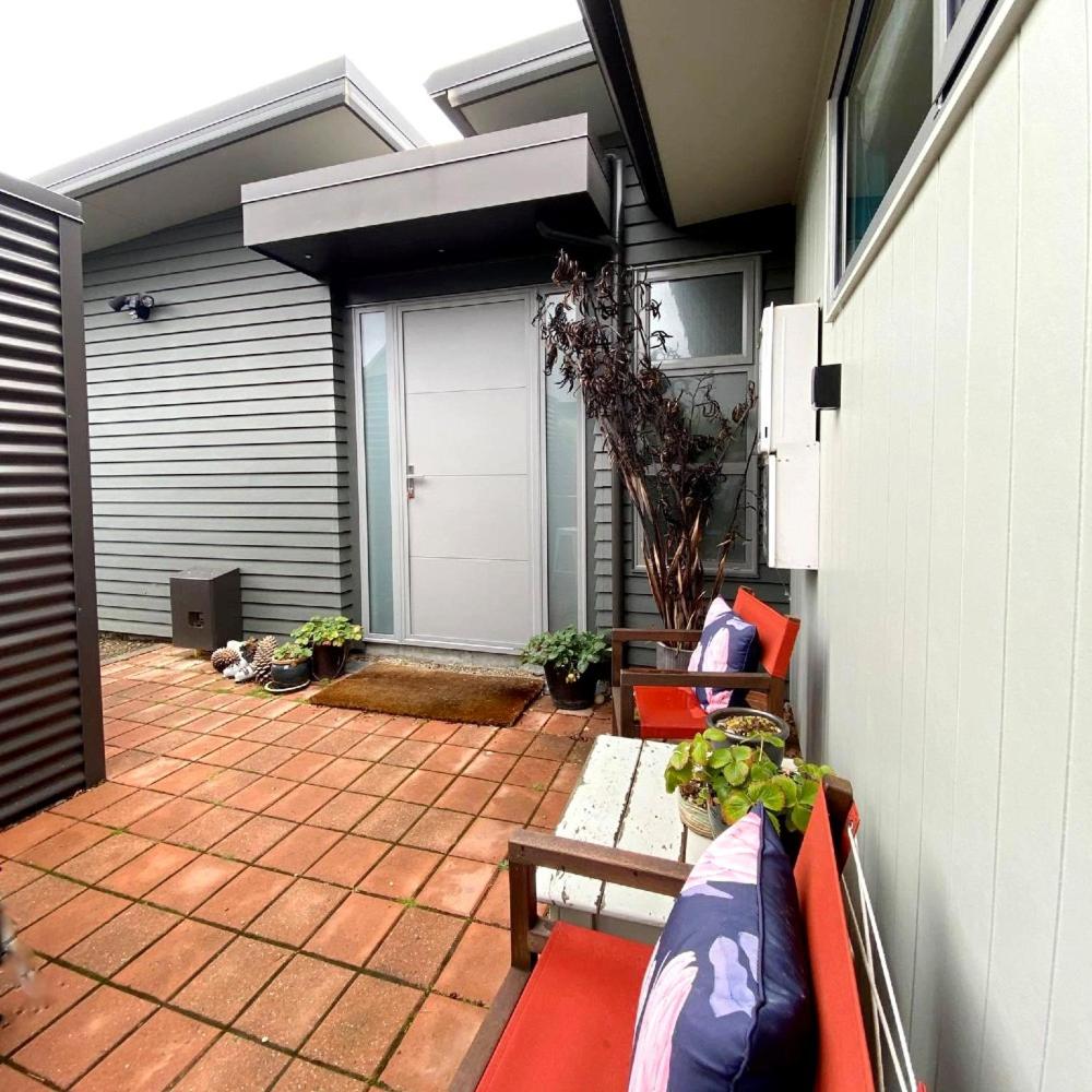 The White Room - Housity