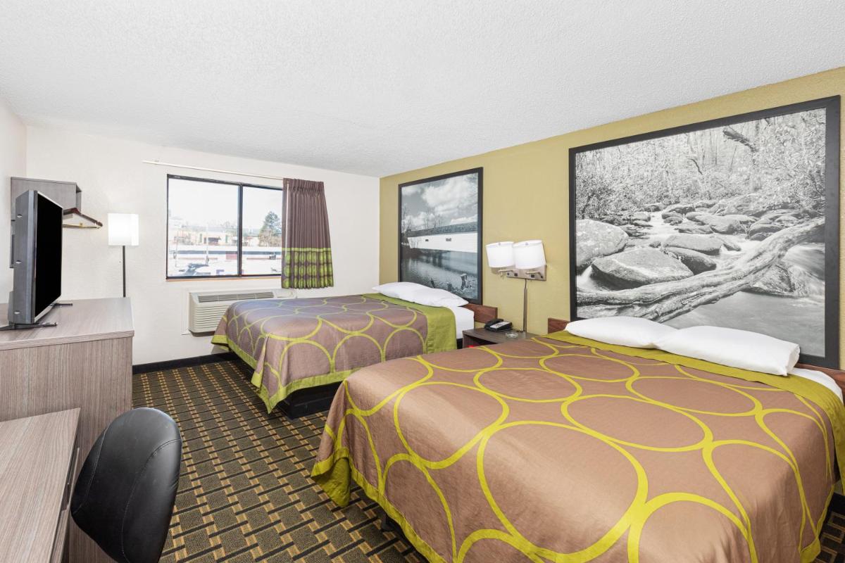 Super 8 by Wyndham Johnson City - Housity