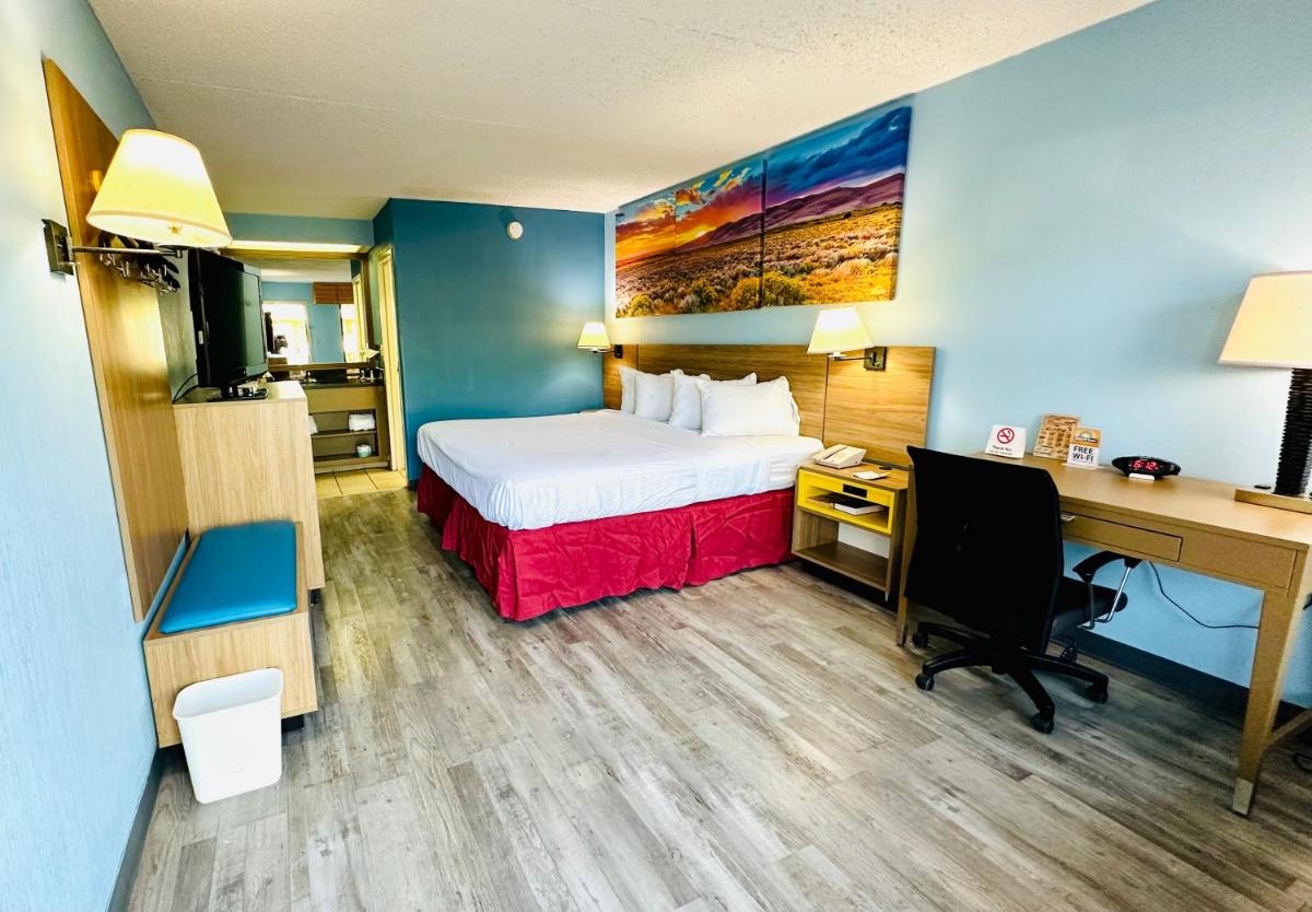 Days Inn by Wyndham Las Cruces - Housity