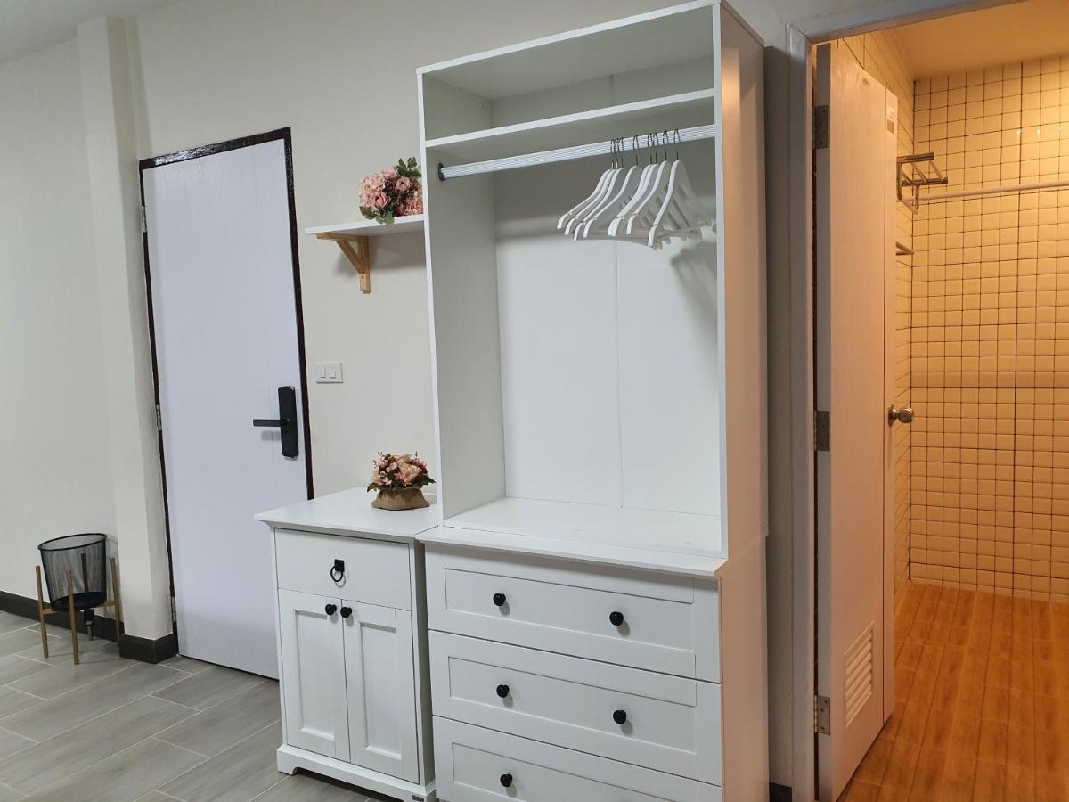 3 BR Cozy Home Skytrain View BKK - Housity