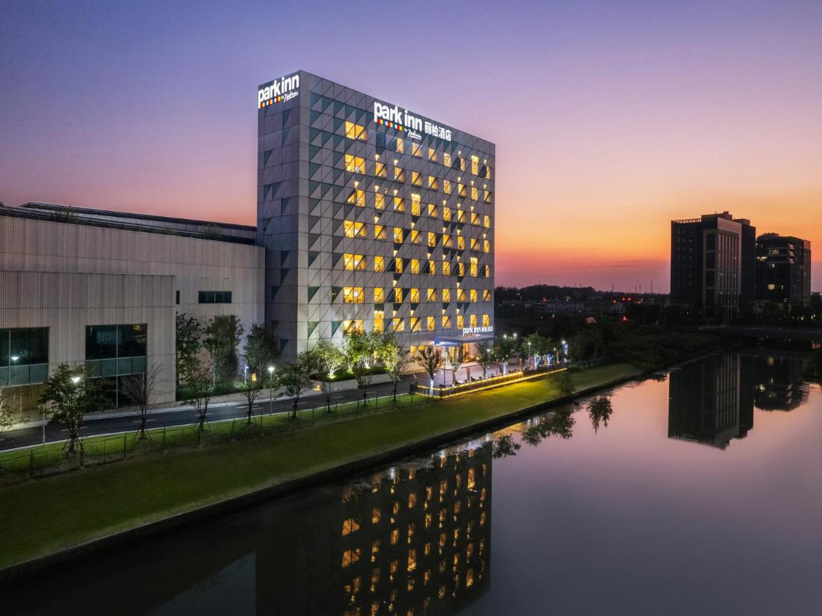 Park Inn by Radisson Shanghai Shanghai Middle Jiasong Road Outlets - Housity