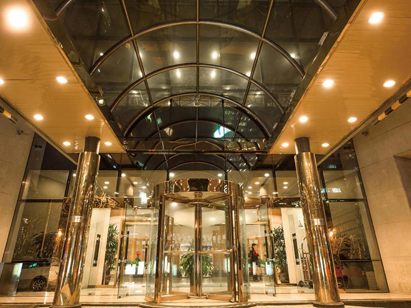 Park Inn by Radisson Shanghai Downtown - Housity