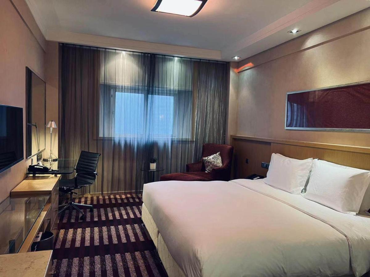 Park Inn by Radisson Shanghai Downtown - Housity