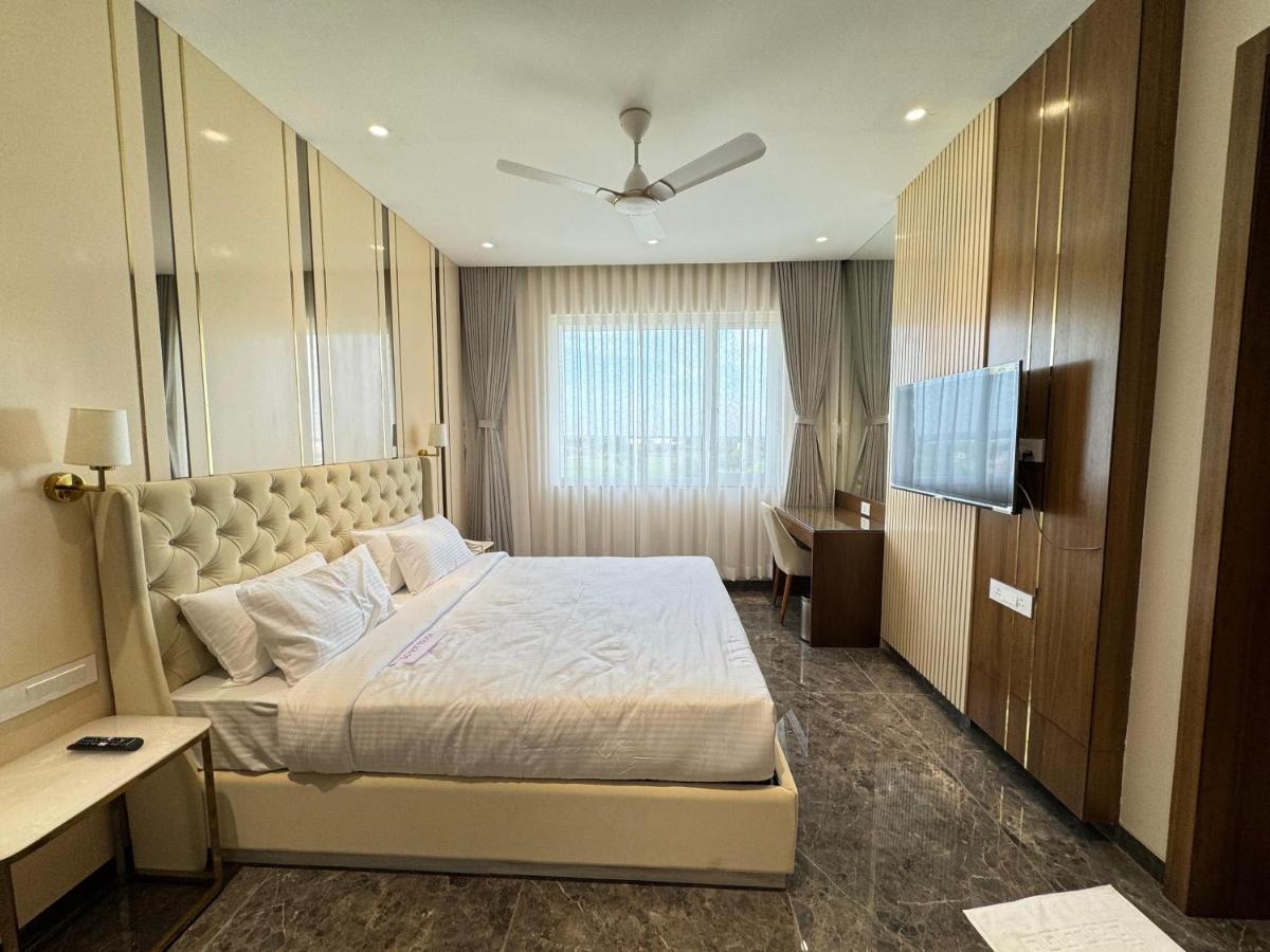 Hotel Carnival - Housity