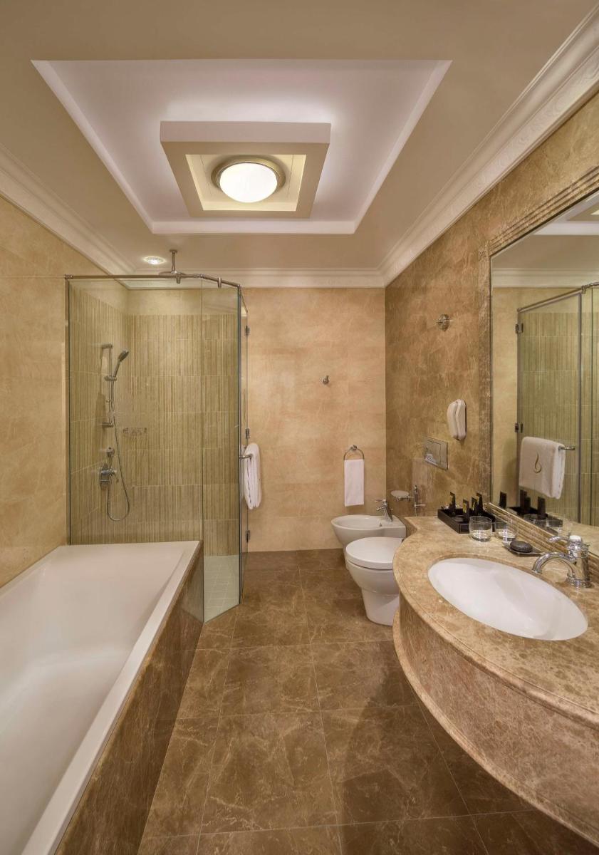 Royal Rose Abu Dhabi, a Curio Collection by Hilton Affiliated Hotel - Hizvo