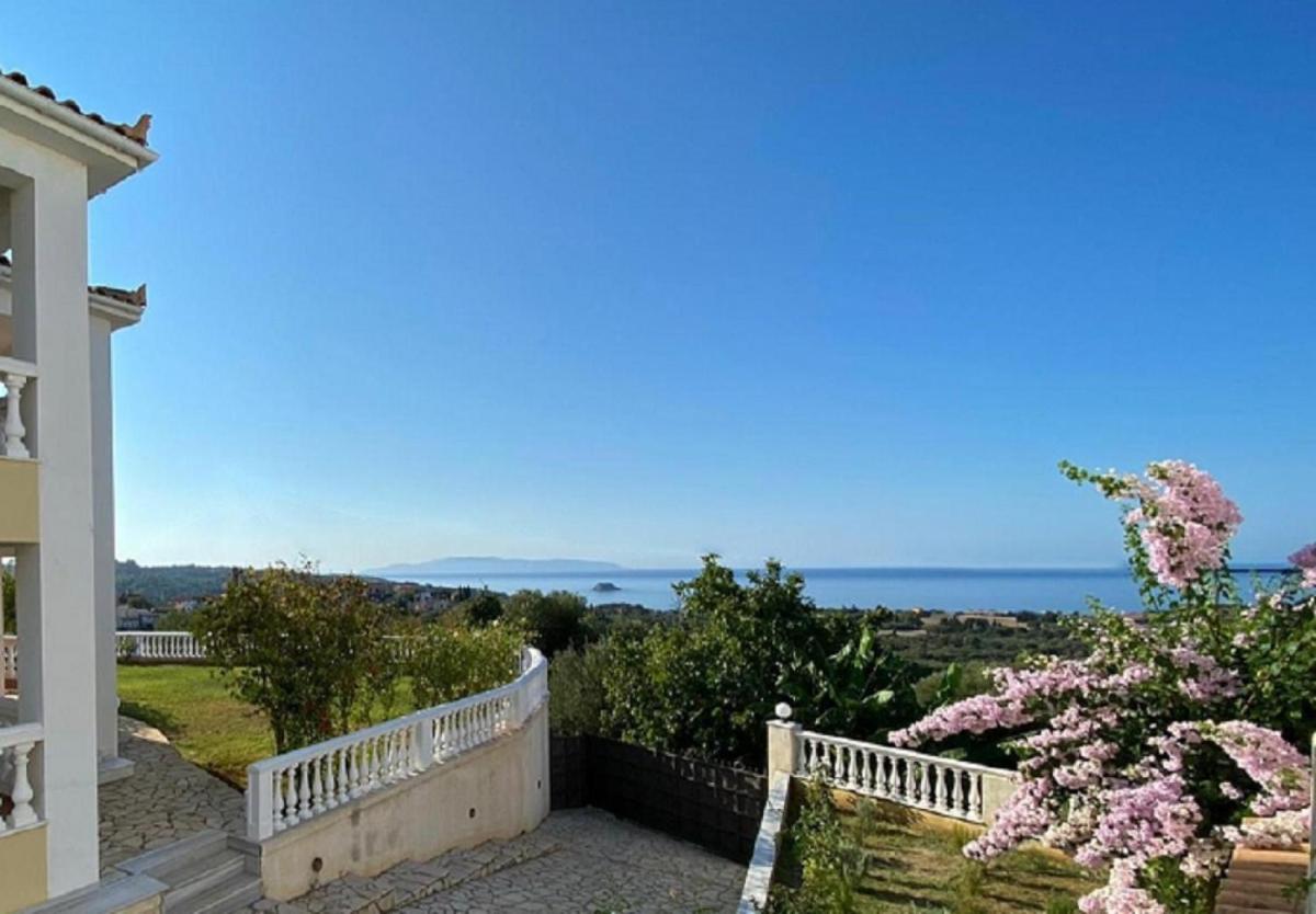 Villa Kourkoumelata in Kefalonia - Housity