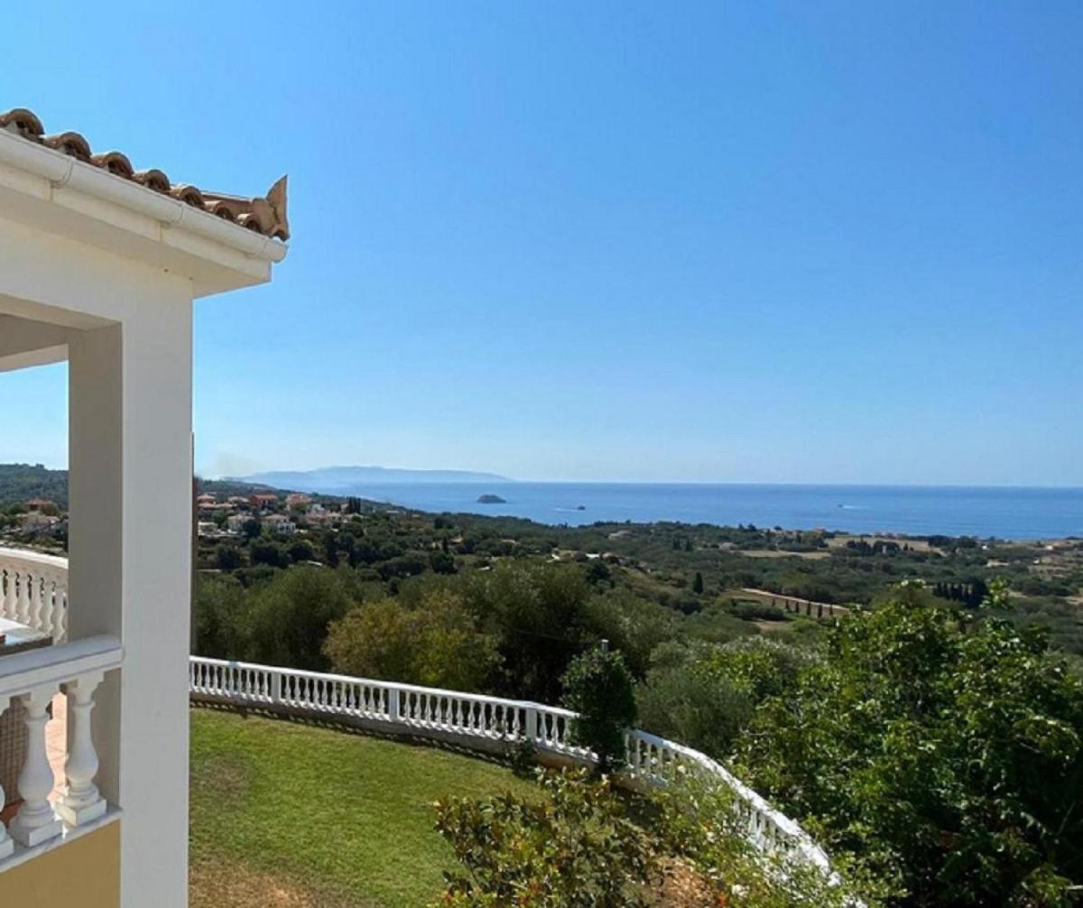Villa Kourkoumelata in Kefalonia - Housity