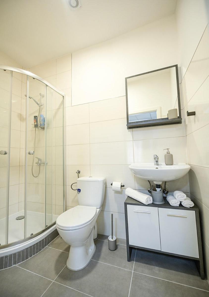 GLOW Apartment - Housity